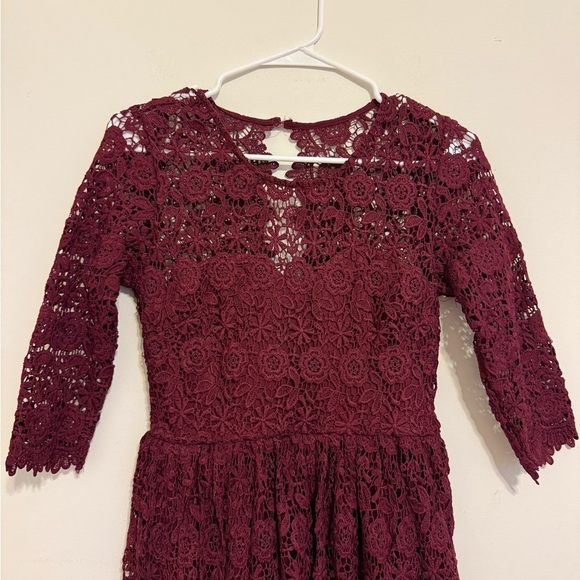 2/$30 L'ATISTE - Burgundy Lace Mini Dress 3/4 Sleeve Fit & Flare Size S - Picture 3 of 9
